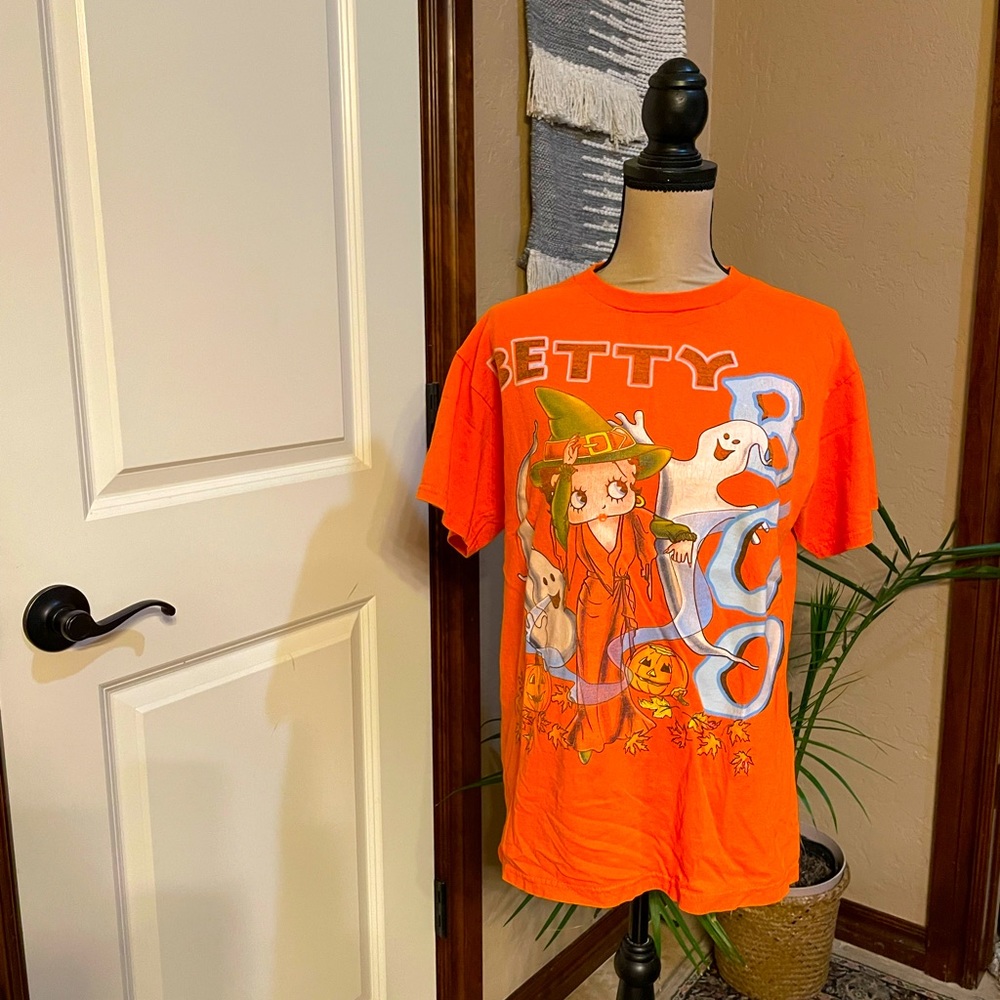 BETTY BOOP Halloween Tee “Betty Boo” Witch Fall Leaves Ghost Pumpkins apprx Sz L